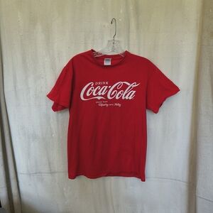 Men's Size Medium Coca Cola Classic Red Tee With Coca Cola Logo